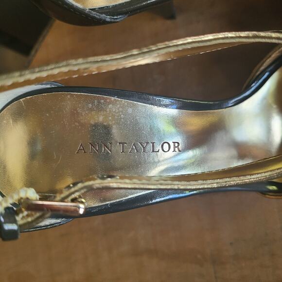 Ann Taylor Julia T-Strap Sandal Sable Heel in Metallic Size 7 Pumps - Picture 2 of 8